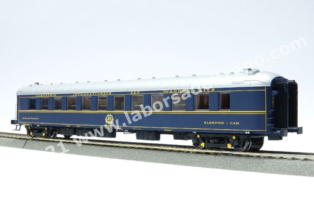 Locomotiva elettrica FS E444R, livrea di origine rosso/grigio chiaro, logo inclinato sui frontali, epoca V